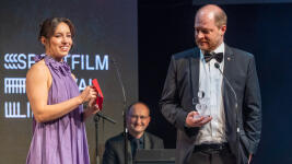 sportfilm Zleva Zuzana Maděrová - olympijská vítězka, Zdeněk Škoda - předseda poroty Sportfilm festivalu